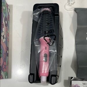 Calista GOGO petite tourmaline 
Style straight or curl